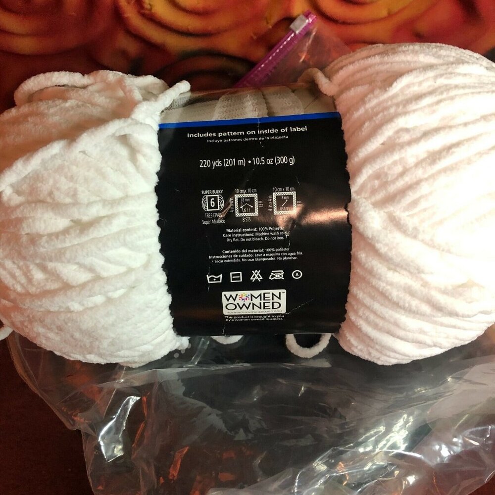 mainstays white cozy chenille yarn 10.5 oz  220 yards crochet afghan blanket - Picture 2 of 3